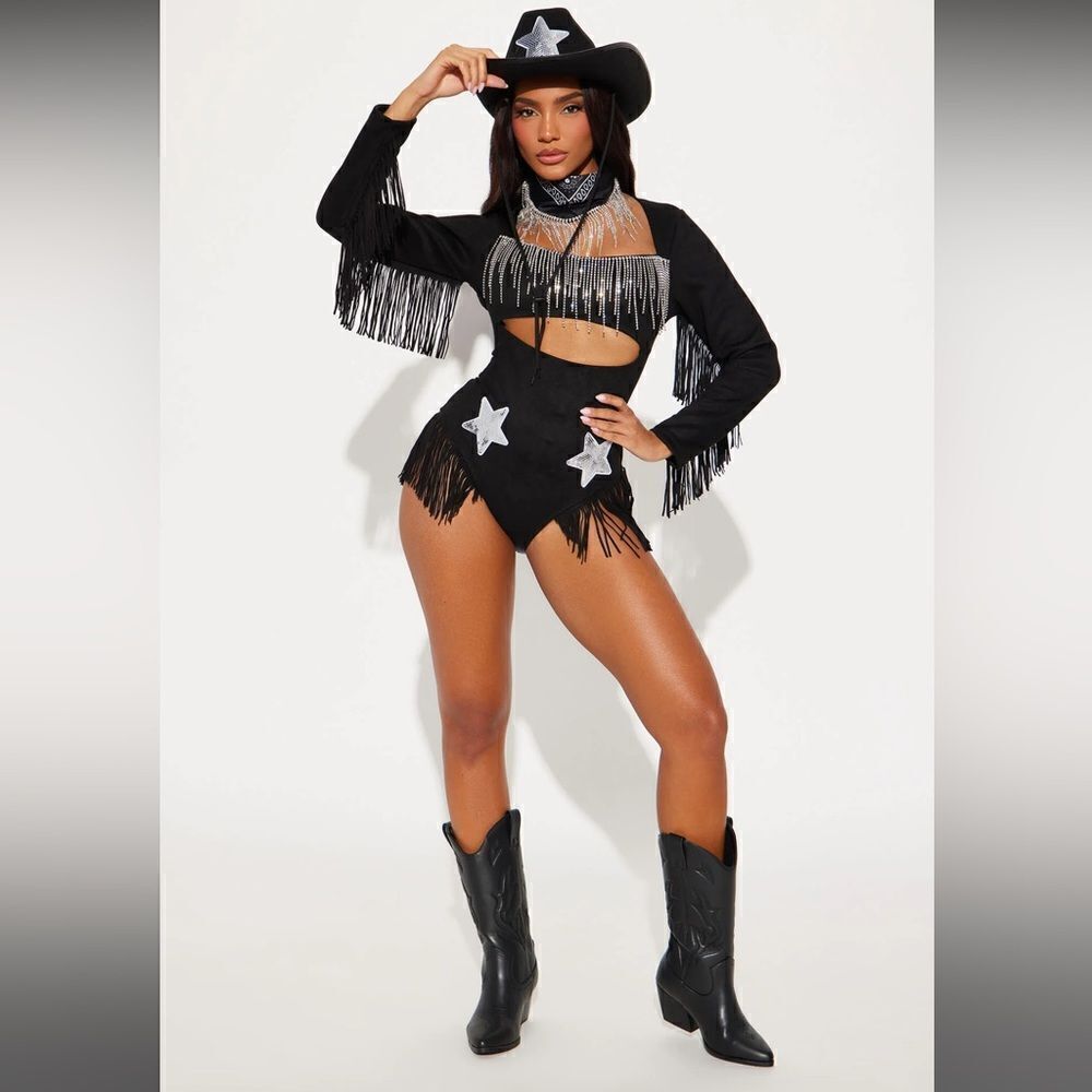 NWT Fashion Nova Women's Star Girl Cowgirl Costume Set Black/Silver Size Medium